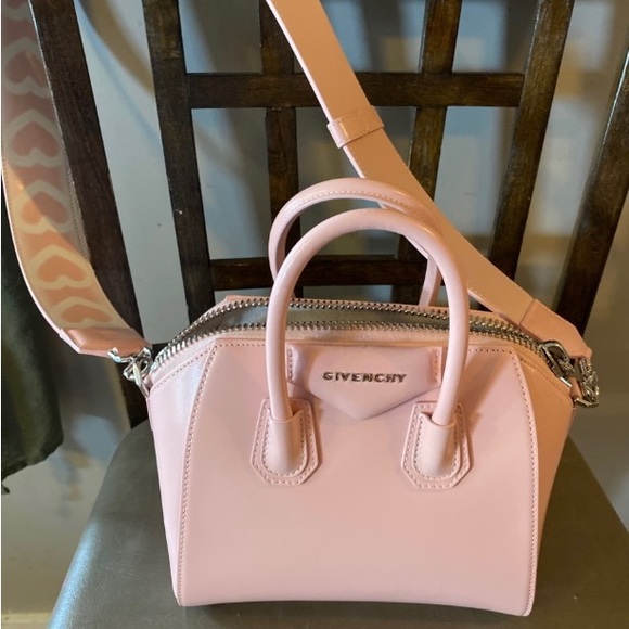 Givenchy x Chito Antigona leather handbag - Picture 2 of 5